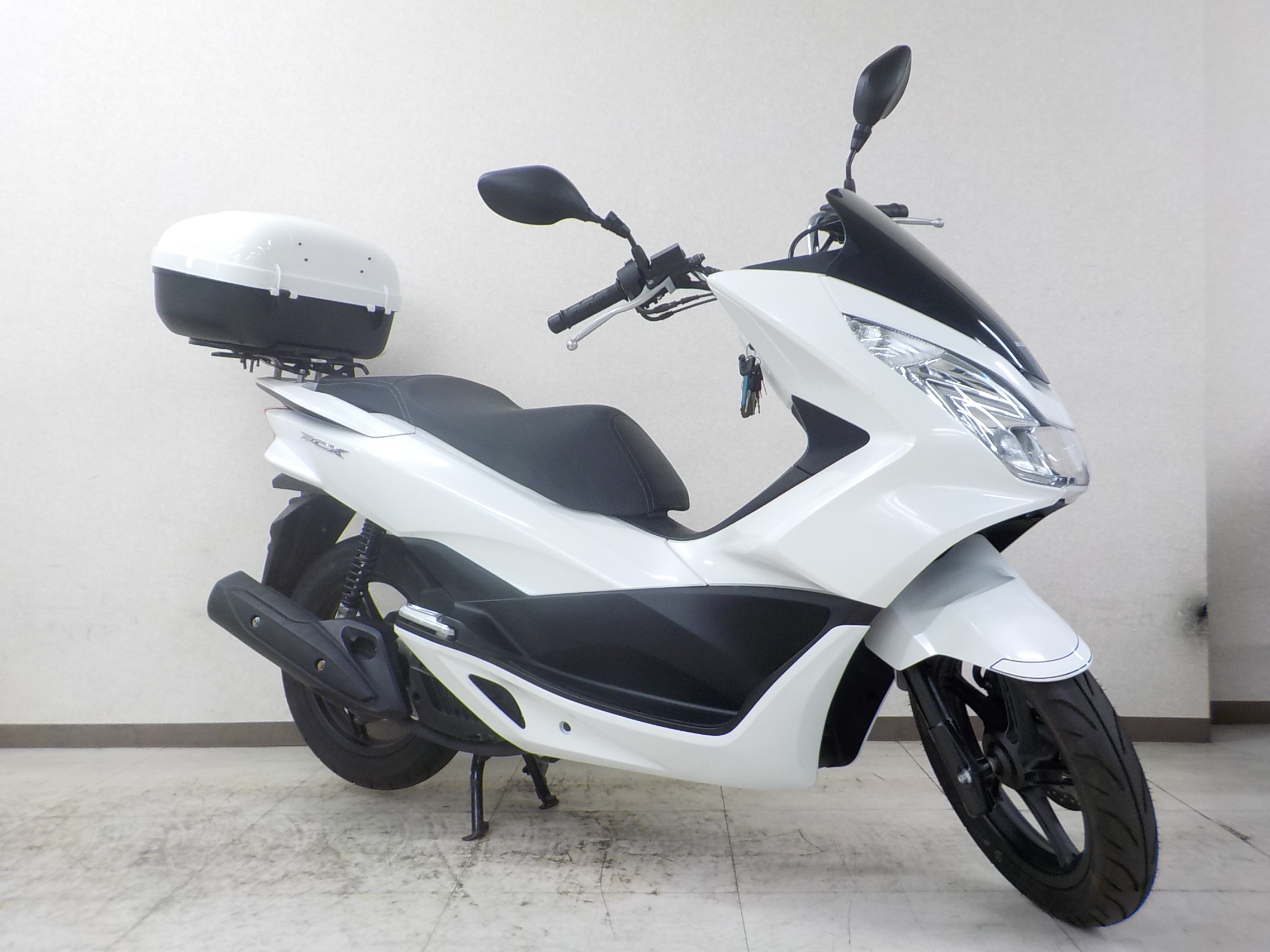 走行距離1000km未満！PCX125-2型 白！ご紹介♪ | ライダーズポイントFEEL東京葛飾店のスタッフブログ